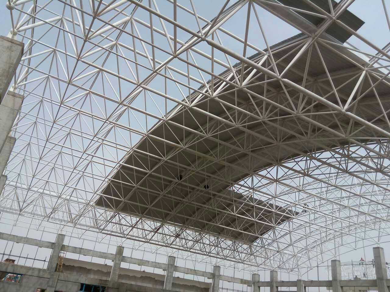 灌南青岛一汽网架
